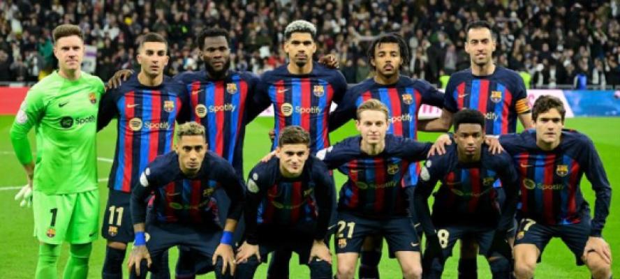 ليفاندوفسكي يقود هجوم برشلونة أمام ريال مدريد في الدوري الإسباني