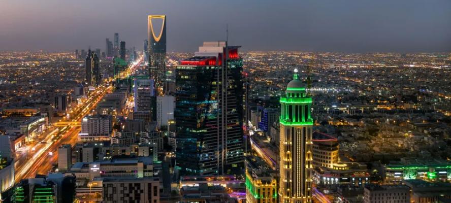 الإقامة المميزة في السعودية: مميزاتها، شروط التقديم لها، أنواعها، ورسومها